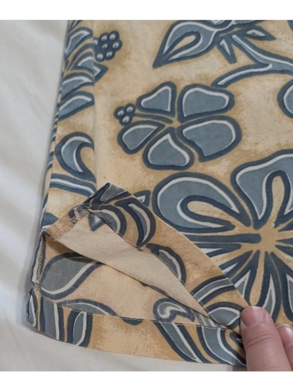 Roundtree & Yorke Mens Hawaiian Button-Up Shirts Lg 100% Cotton Tropical Floral - Picture 9 of 16